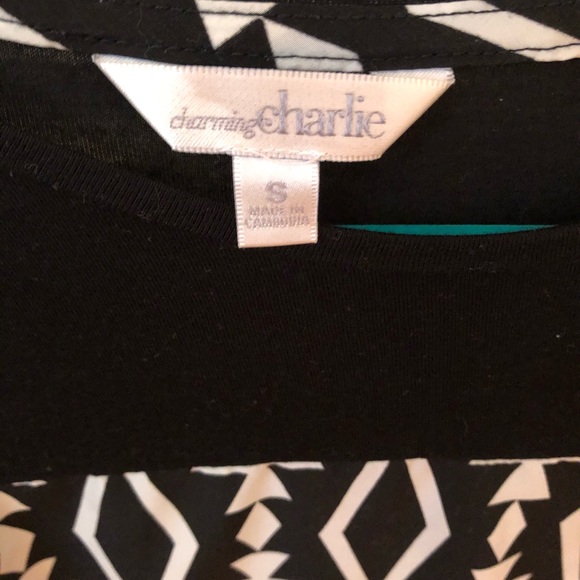 Short Sleeve Black and White Top - Picture 3 of 4